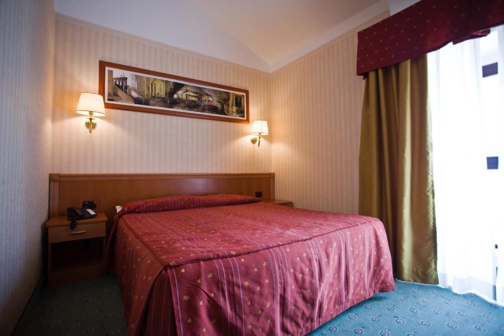 Double Room,681553980:JPEG